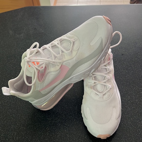 Nike Air Max React - Picture 2 of 4